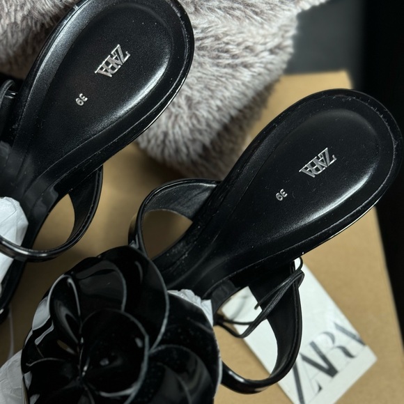 NWT Zara Woman FLORAL HIGH HEELED SANDALS Heels Shoes Black Faux Patent Size 8 - Picture 13 of 13